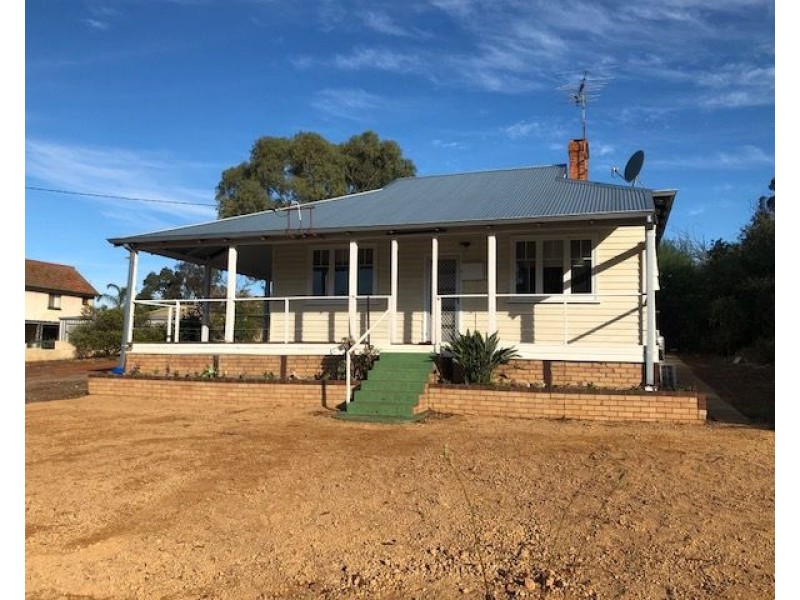 17 Felspar Street, Narrogin WA 6312