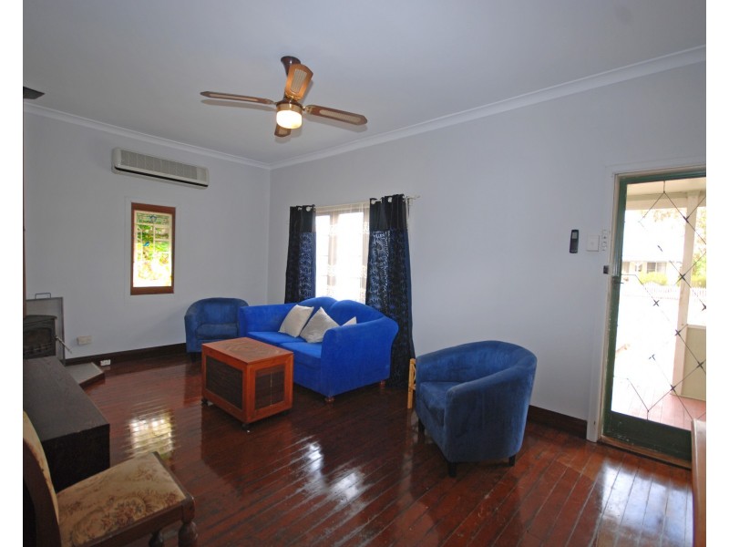 8 Urban Street, Wagin WA 6315