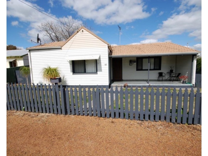 32 Grant Street, Narrogin WA 6312