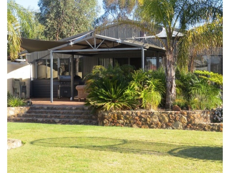 25 Hansard Street, Narrogin WA 6312