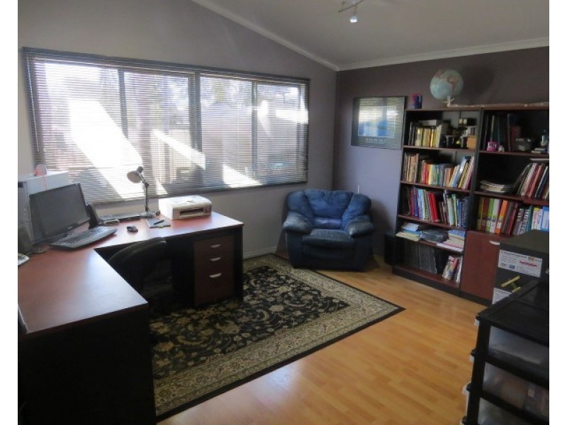 25 Hansard Street, Narrogin WA 6312