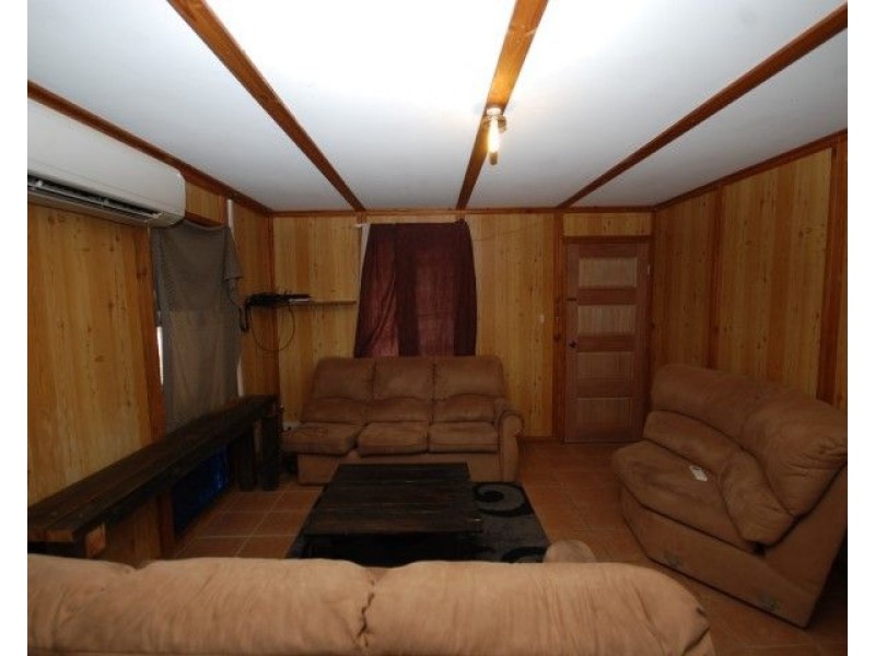 54 Lefroy Street, Brookton WA 6306