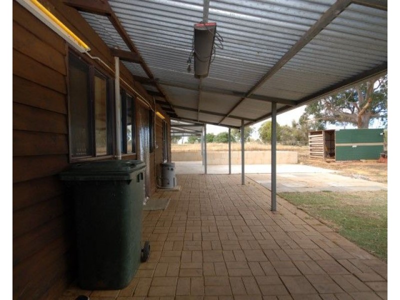 54 Lefroy Street, Brookton WA 6306