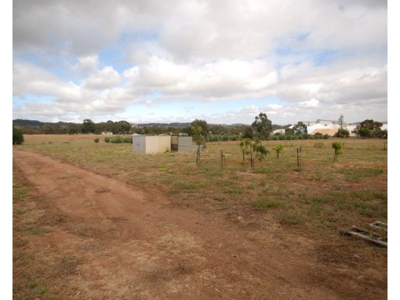 54 Lefroy Street, Brookton WA 6306