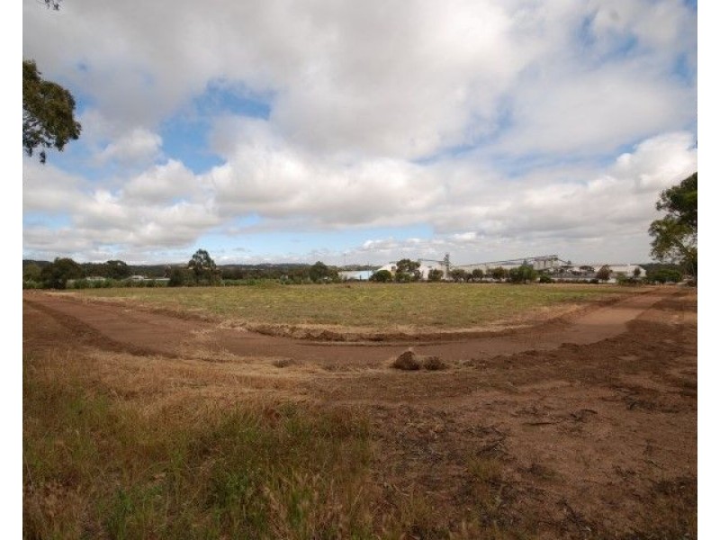 54 Lefroy Street, Brookton WA 6306