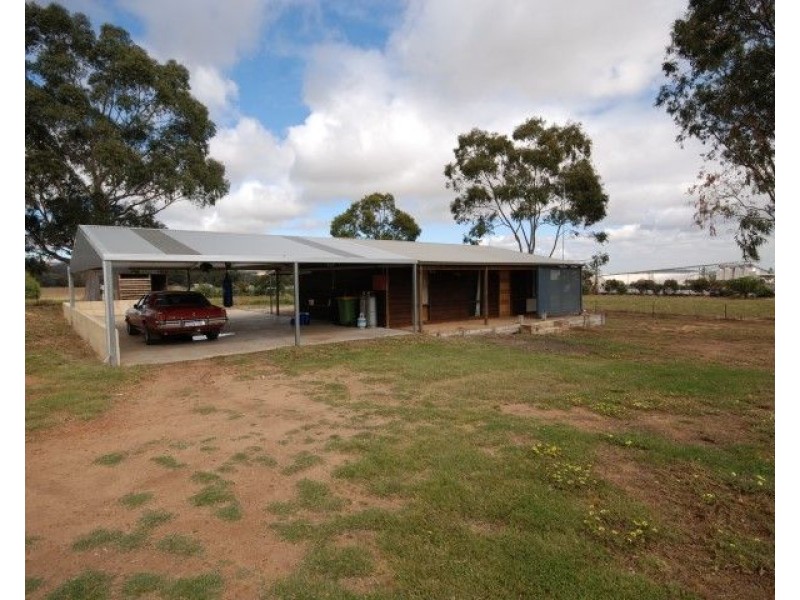 54 Lefroy Street, Brookton WA 6306