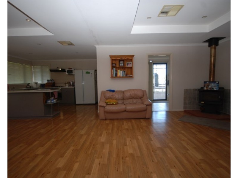 93 narrakine Road, Narrogin WA 6312