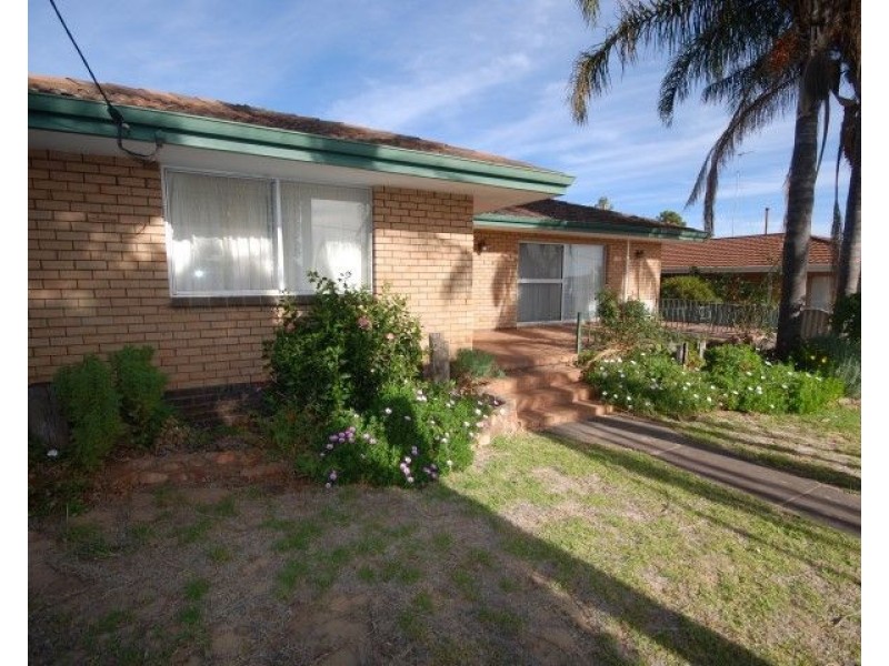 72 Doney Street, Narrogin WA 6312