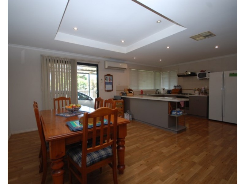 93 Narrakine Road, Narrogin WA 6312