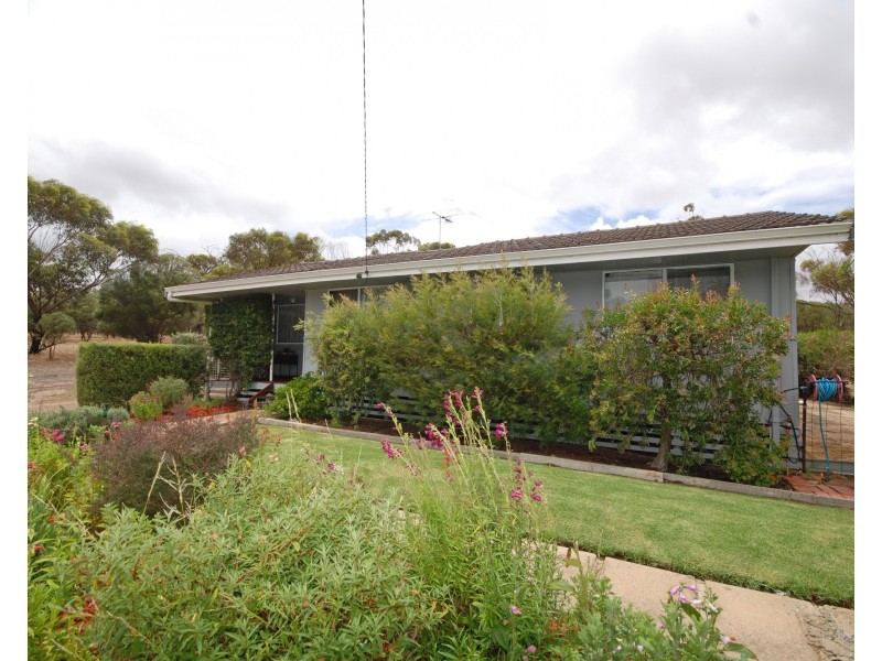 144 Narrogin Road, Williams WA 6391