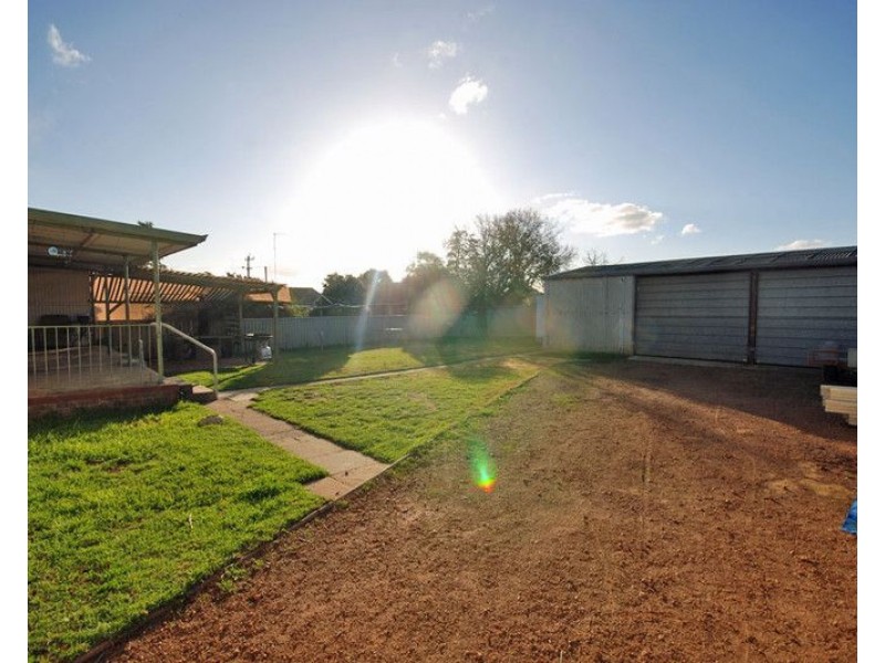 25 Grant Street, Narrogin WA 6312