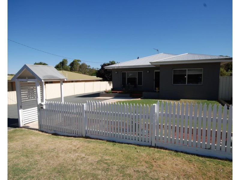 71 Felspar Street, Narrogin WA 6312