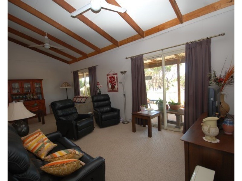 259 Bullara Street, Cuballing WA 6311