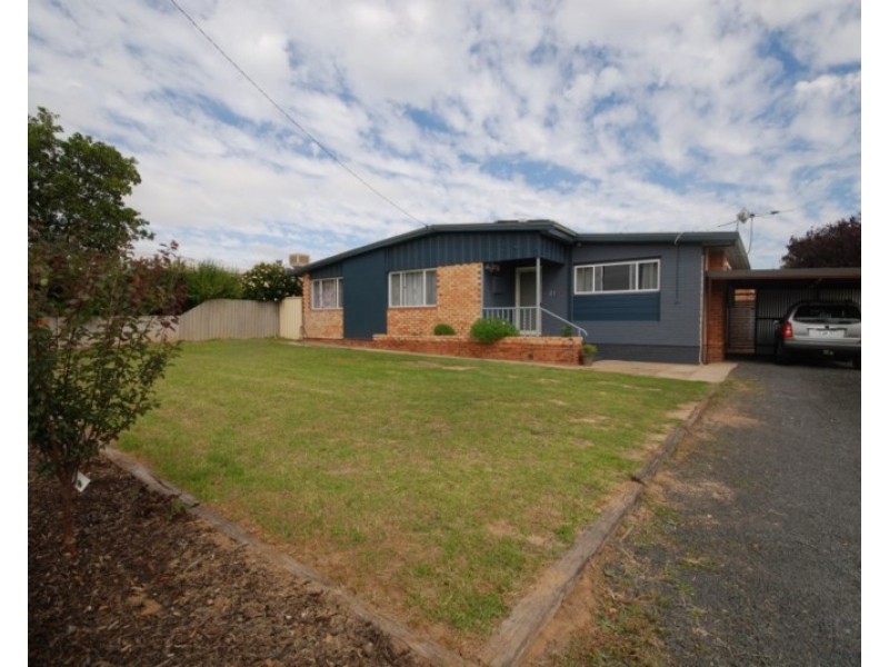 21 May Street, Narrogin WA 6312