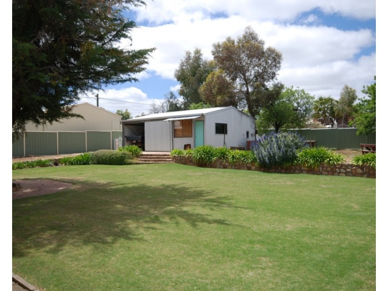 39 Garfield Street, Narrogin WA 6312