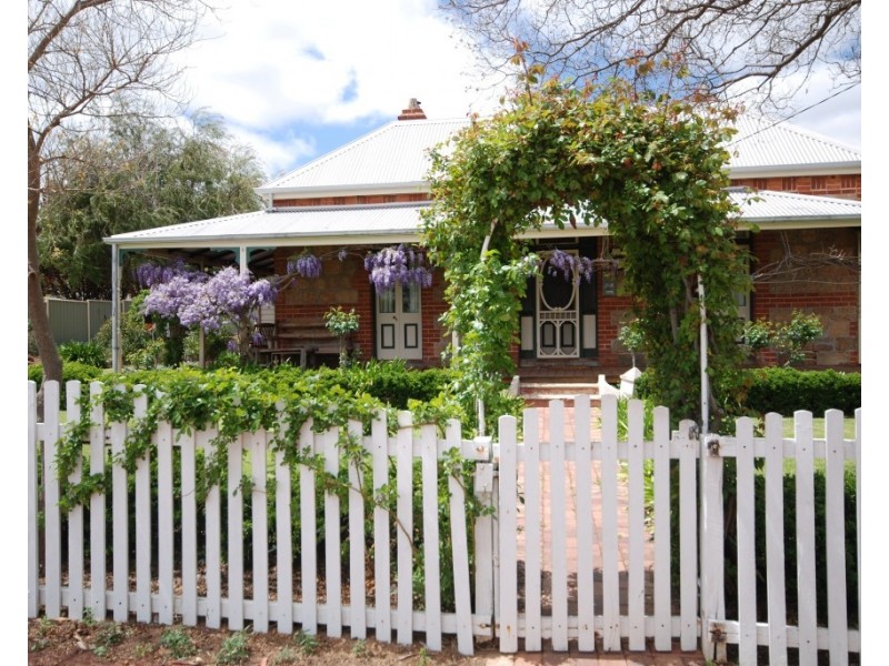 39 Garfield Street, Narrogin WA 6312