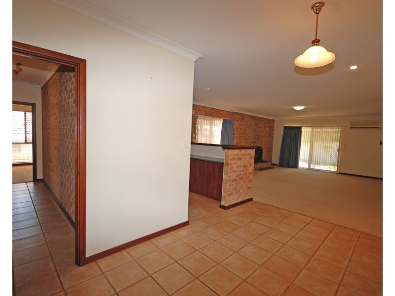 38 Sydney Hall Way, Narrogin WA 6312