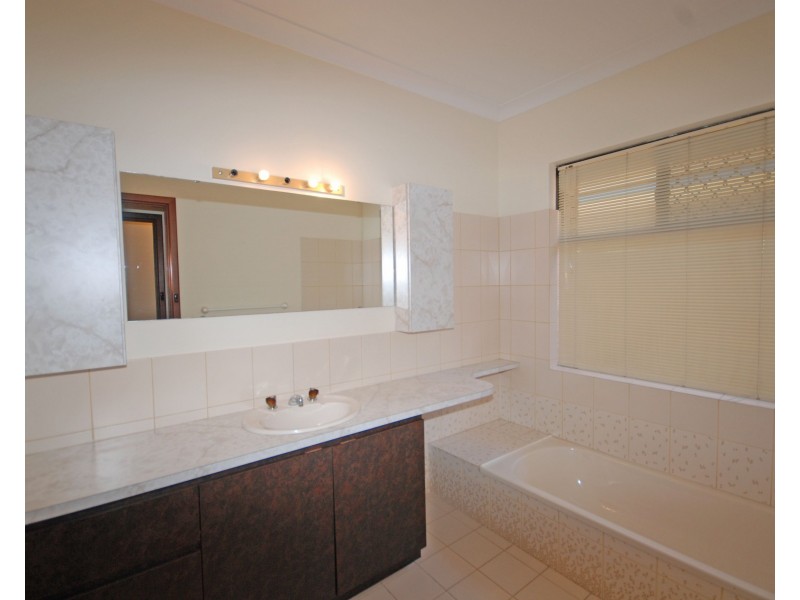 38 Sydney Hall Way, Narrogin WA 6312