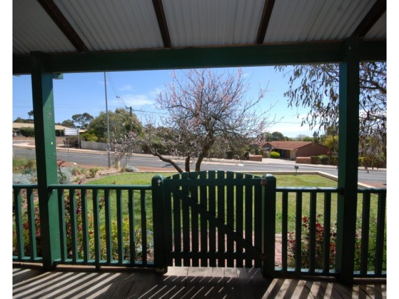 73 Williams Road, Narrogin WA 6312