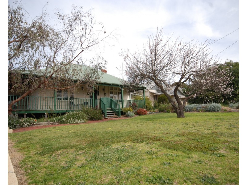 73 Williams Road, Narrogin WA 6312