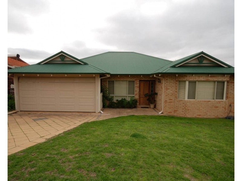 14 Hough Street, Narrogin WA 6312