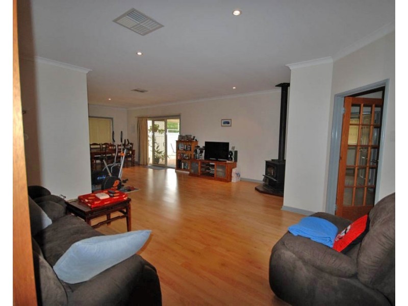 14 Hough Street, Narrogin WA 6312