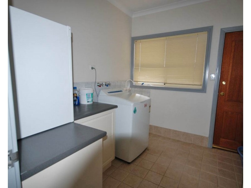 14 Hough Street, Narrogin WA 6312