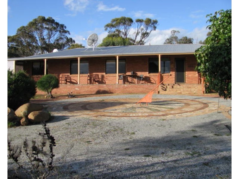 34 shaddick Road, East Pingelly WA 6308