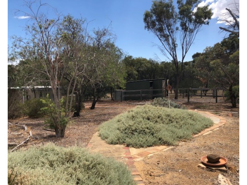 34 shaddick Road, East Pingelly WA 6308