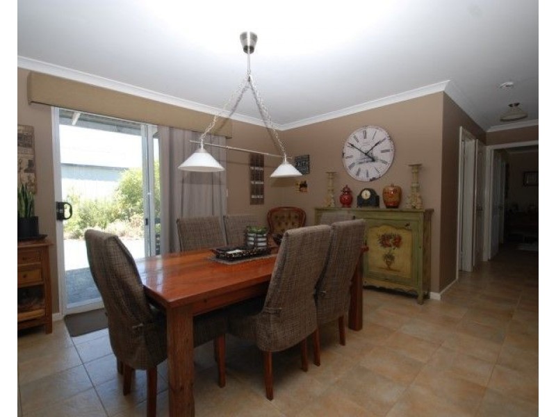 19 Pingelly Hts, Pingelly WA 6308