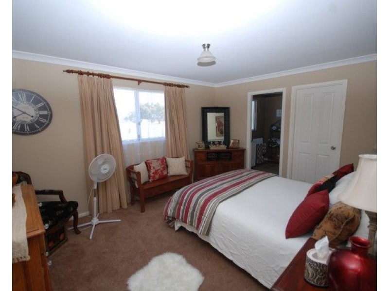 19 Pingelly Hts, Pingelly WA 6308