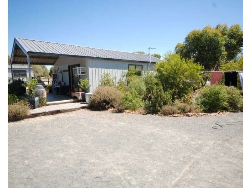 19 Pingelly Hts, Pingelly WA 6308