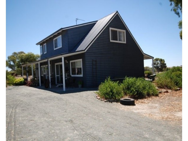 19 Pingelly Hts, Pingelly WA 6308