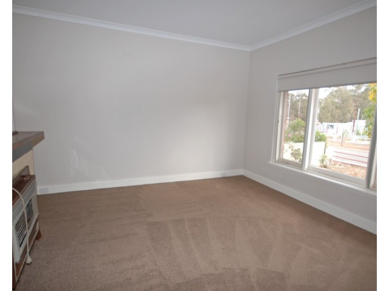 11 Hale Street, Narrogin WA 6312