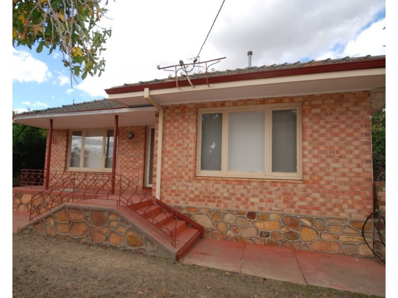 11 Hale Street, Narrogin WA 6312