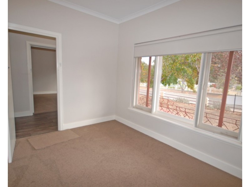 11 Hale Street, Narrogin WA 6312