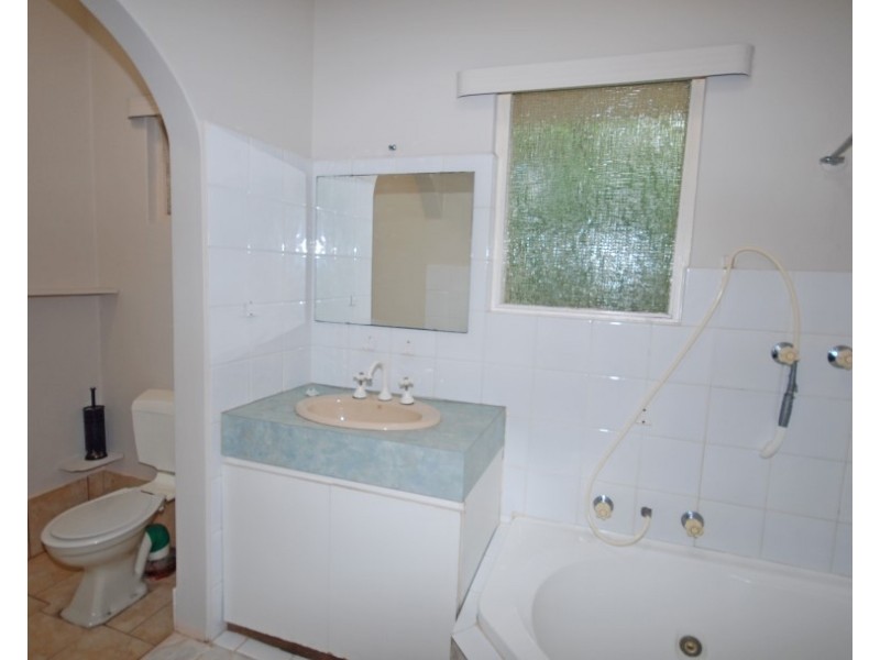 11 Hale Street, Narrogin WA 6312