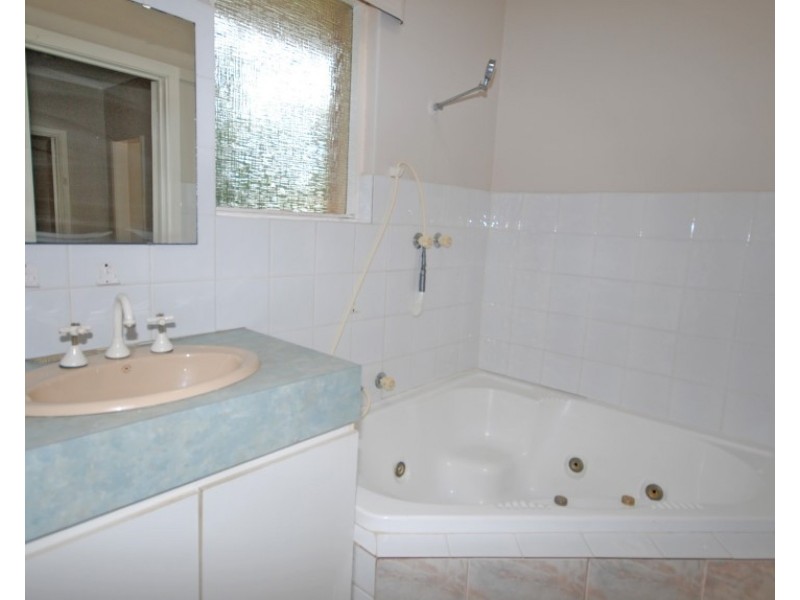 11 Hale Street, Narrogin WA 6312