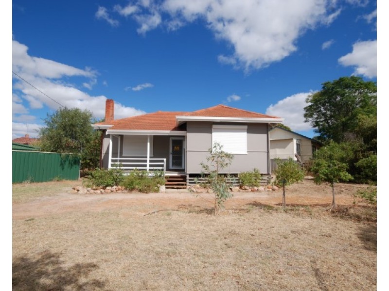 90 Bannister Street, Narrogin WA 6312