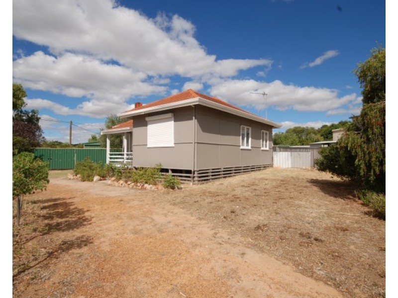 90 Bannister Street, Narrogin WA 6312