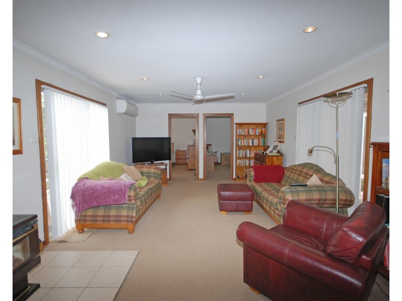 23 Central Avenue, Wickepin WA 6370