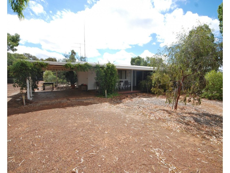 23 Central Avenue, Wickepin WA 6370