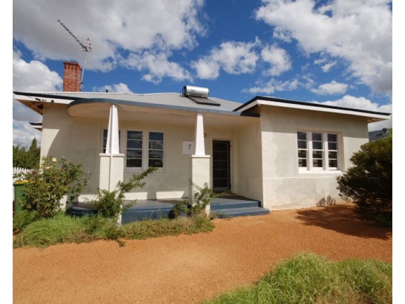 7 Jersey Street, Narrogin WA 6312