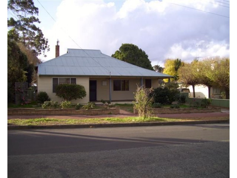 24 Furnival Street, Narrogin WA 6312
