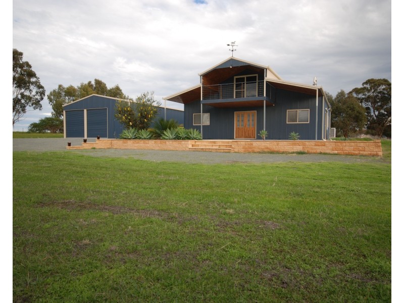 27 Pingelly Hts, Pingelly WA 6308