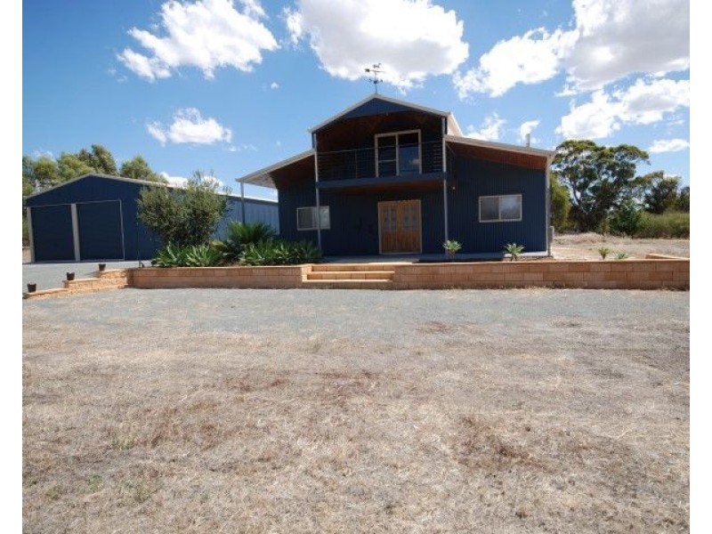 27 Pingelly Hts, Pingelly WA 6308