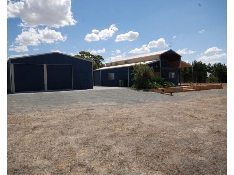 27 Pingelly Hts, Pingelly WA 6308