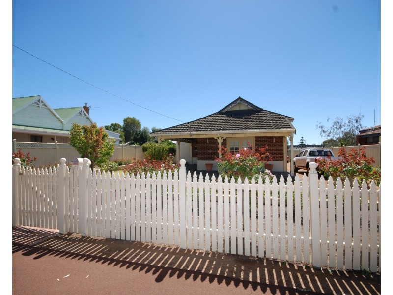 12 Williams Road, Narrogin WA 6312