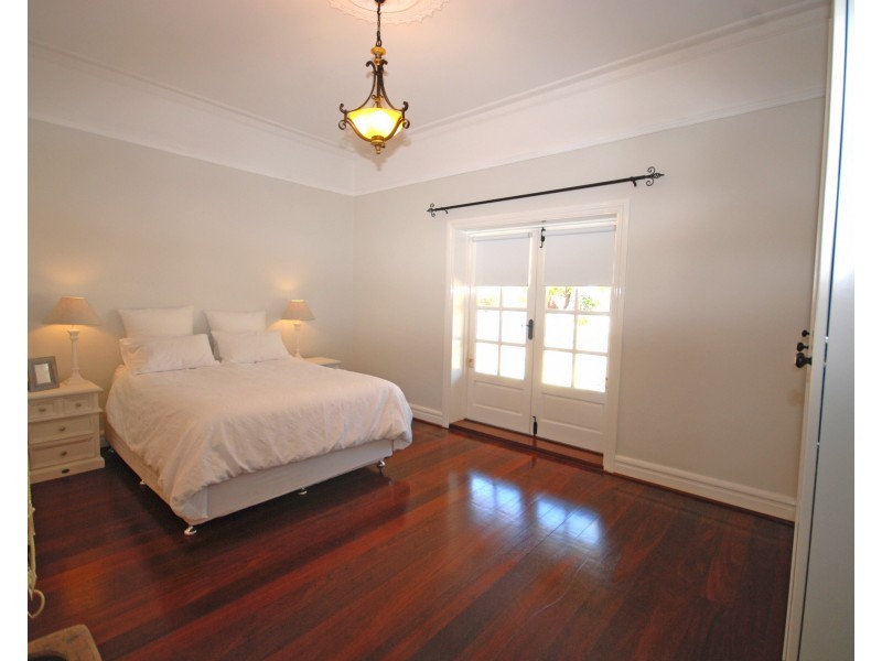 12 Williams Road, Narrogin WA 6312