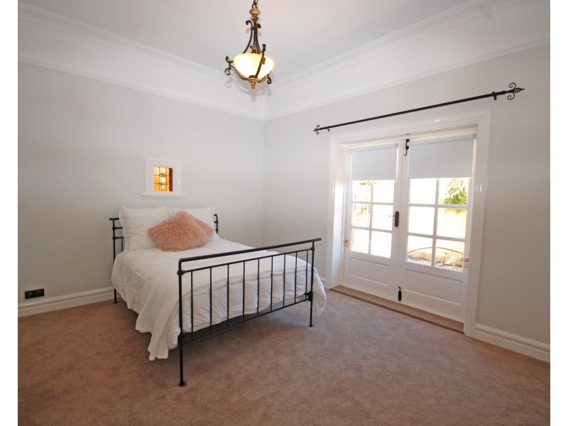 12 Williams Road, Narrogin WA 6312